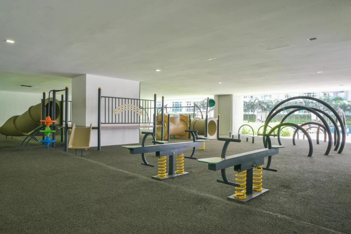 Complete Facility With Mrt, Kl And Pool View * Kuala Lumpur