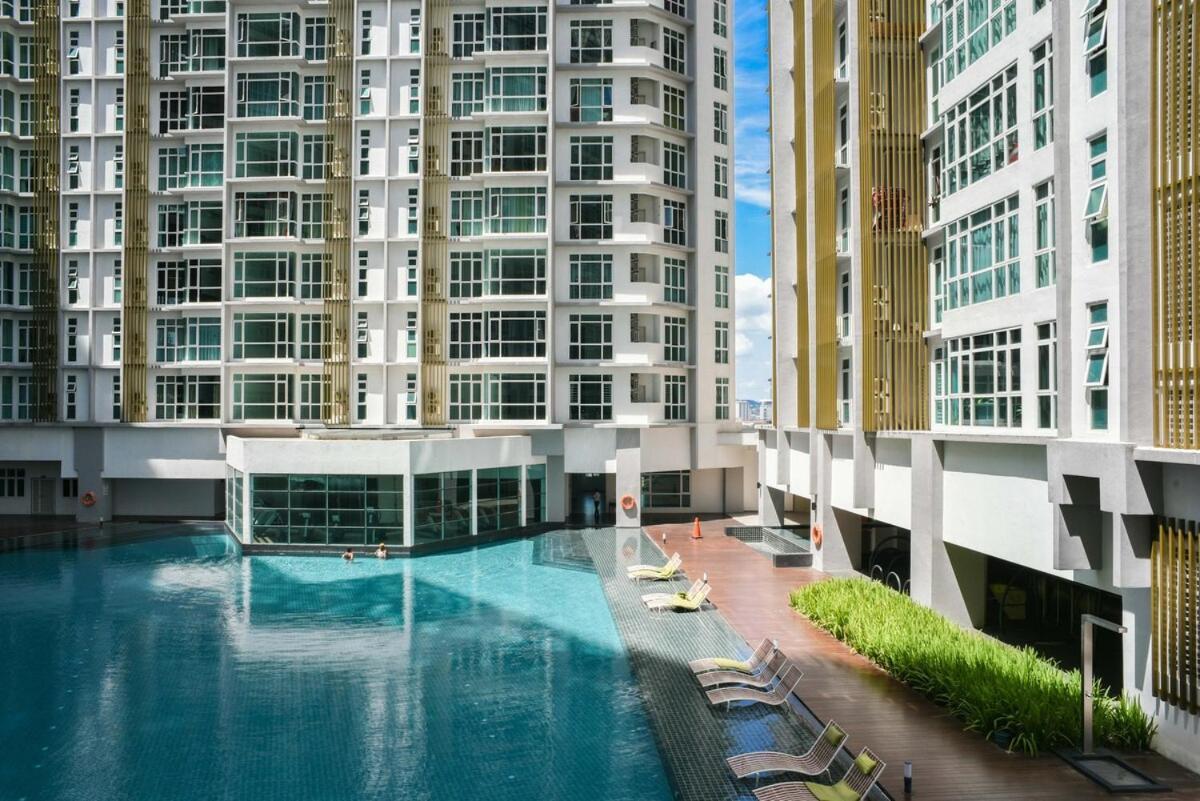 Complete Facility With Mrt, Kl And Pool View