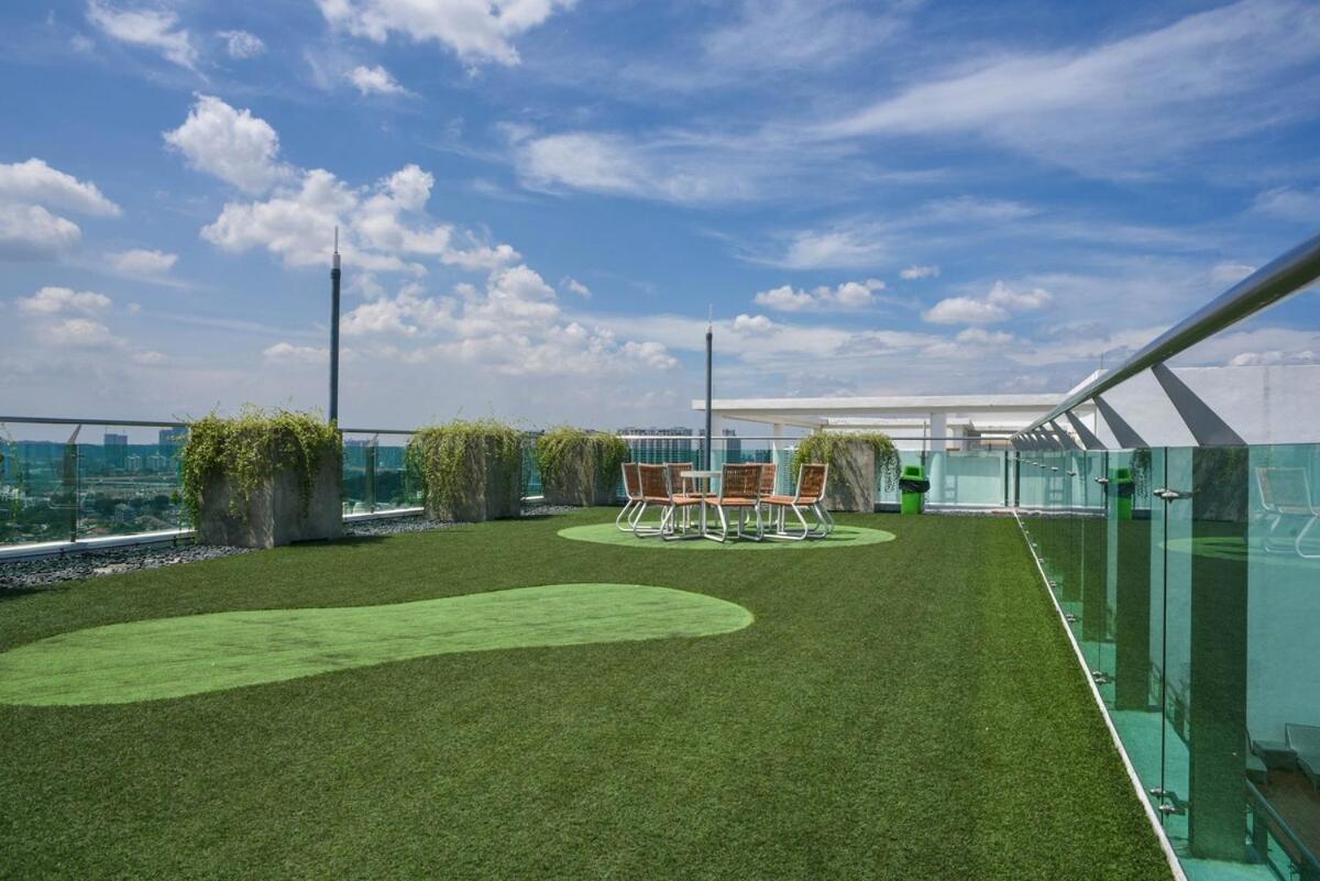 Complete Facility With Mrt, Kl And Pool View *