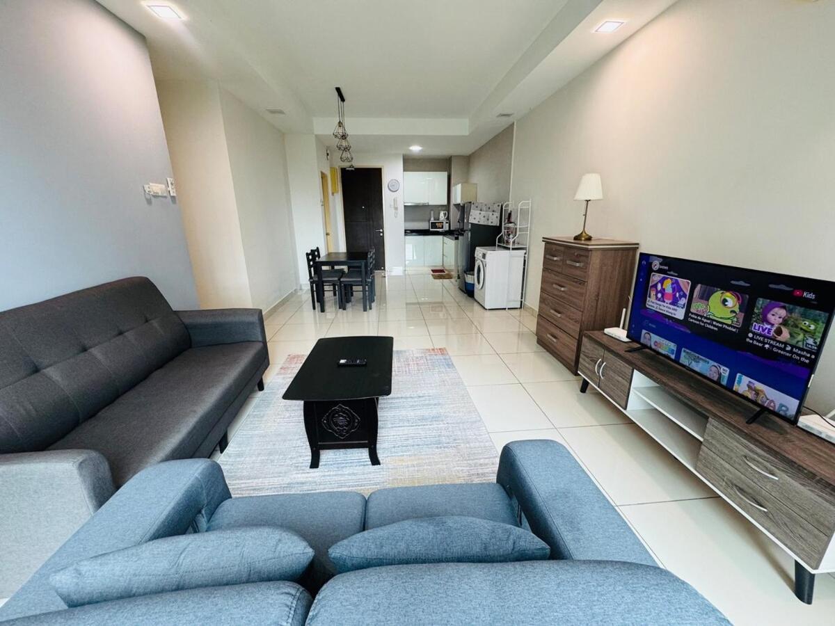 Complete Facility With Mrt, Kl And Pool View
