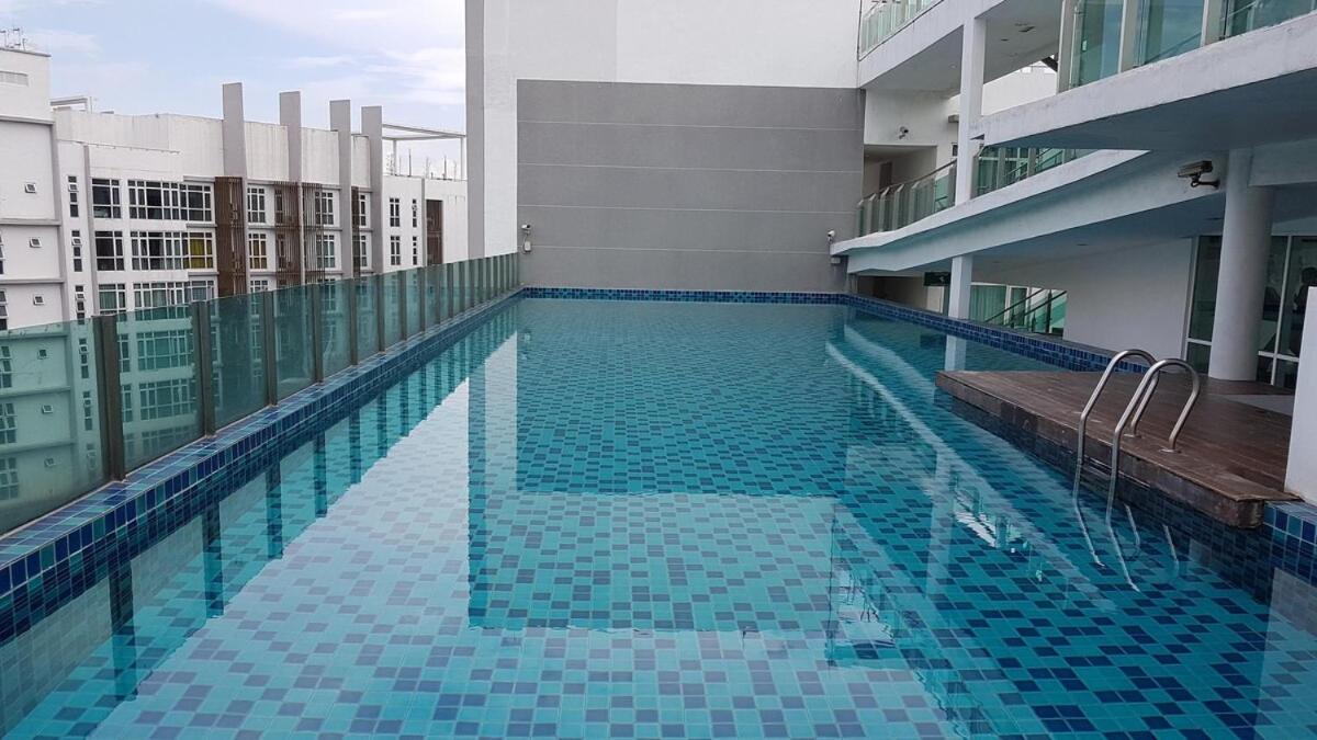 Complete Facility With Mrt, Kl And Pool View