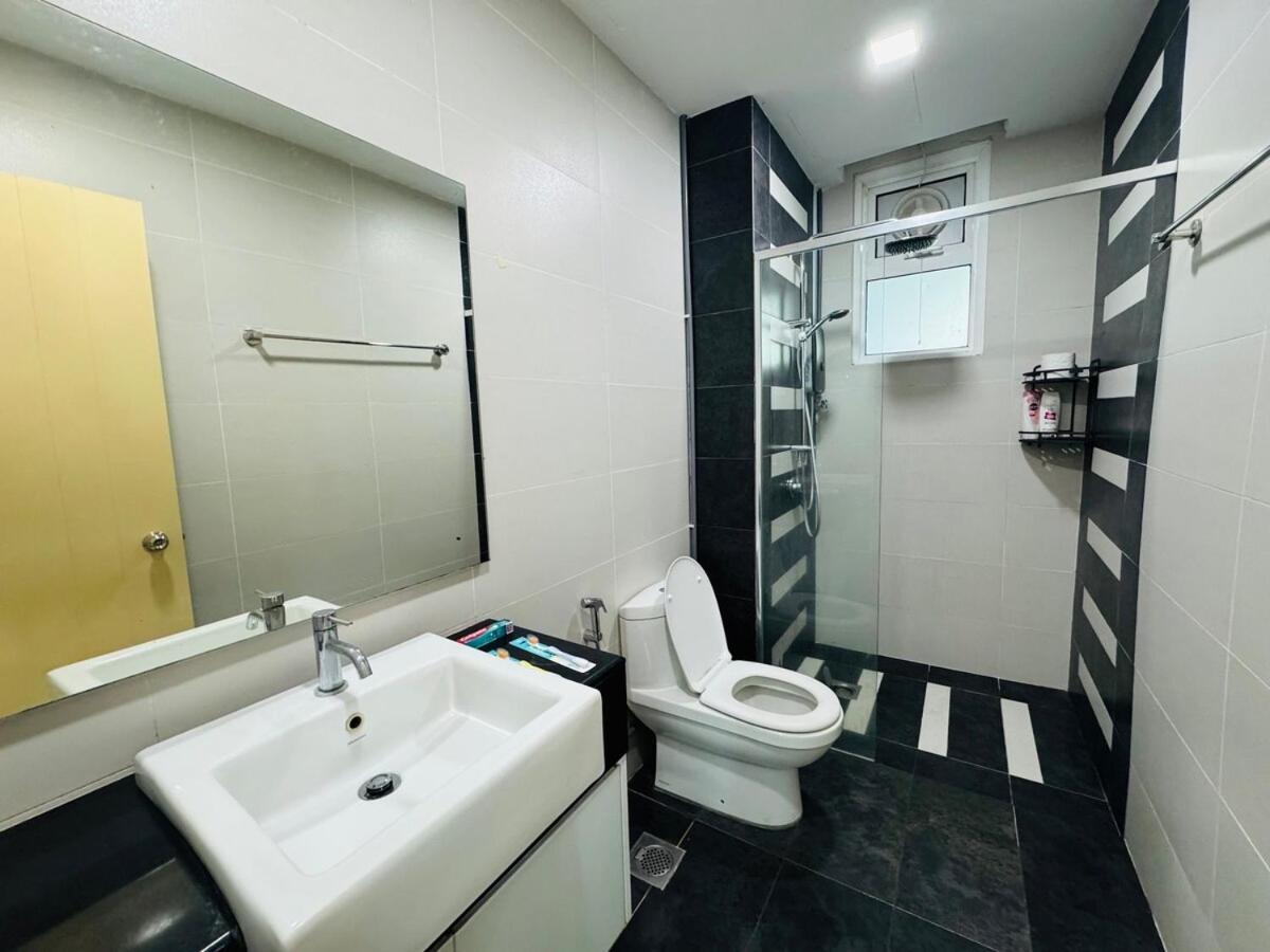 Complete Facility With Mrt, Kl And Pool View *