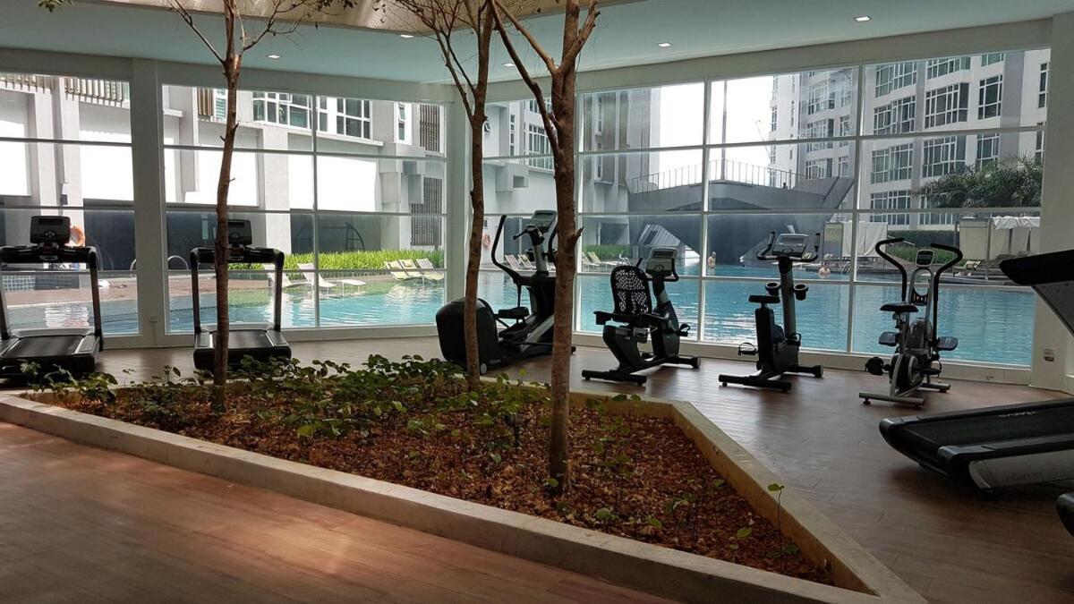 Complete Facility With Mrt, Kl And Pool View * Kuala Lumpur