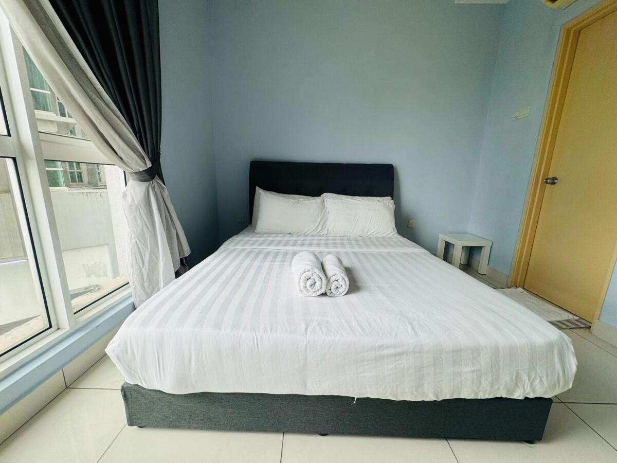 Complete Facility With Mrt, Kl And Pool View * Kuala Lumpur