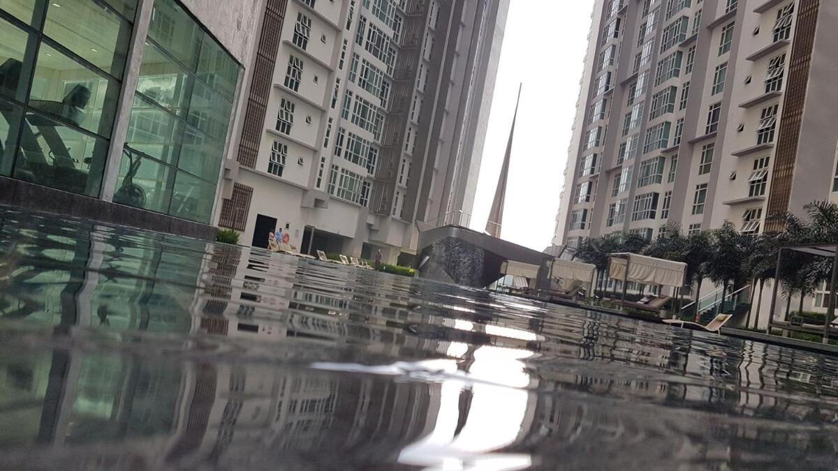Complete Facility With Mrt, Kl And Pool View * Kuala Lumpur